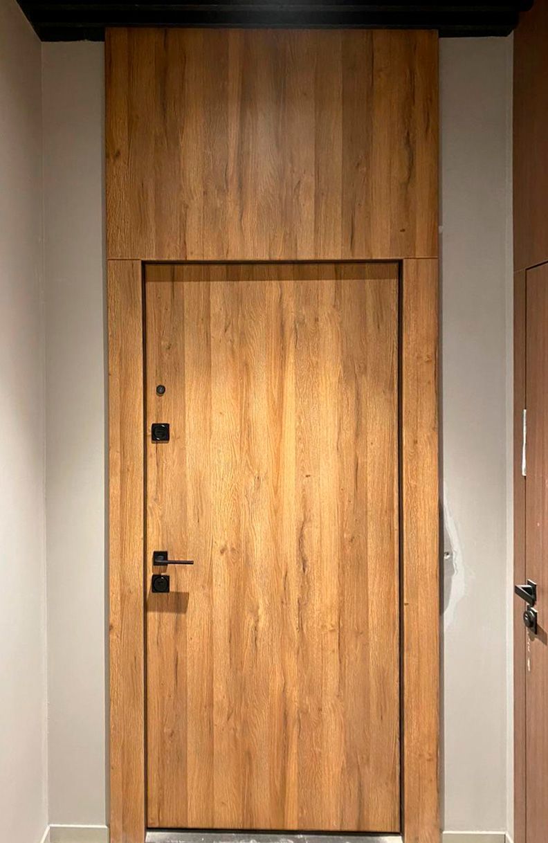 Входная дверь в квартиру 70АР3 вид снаружи