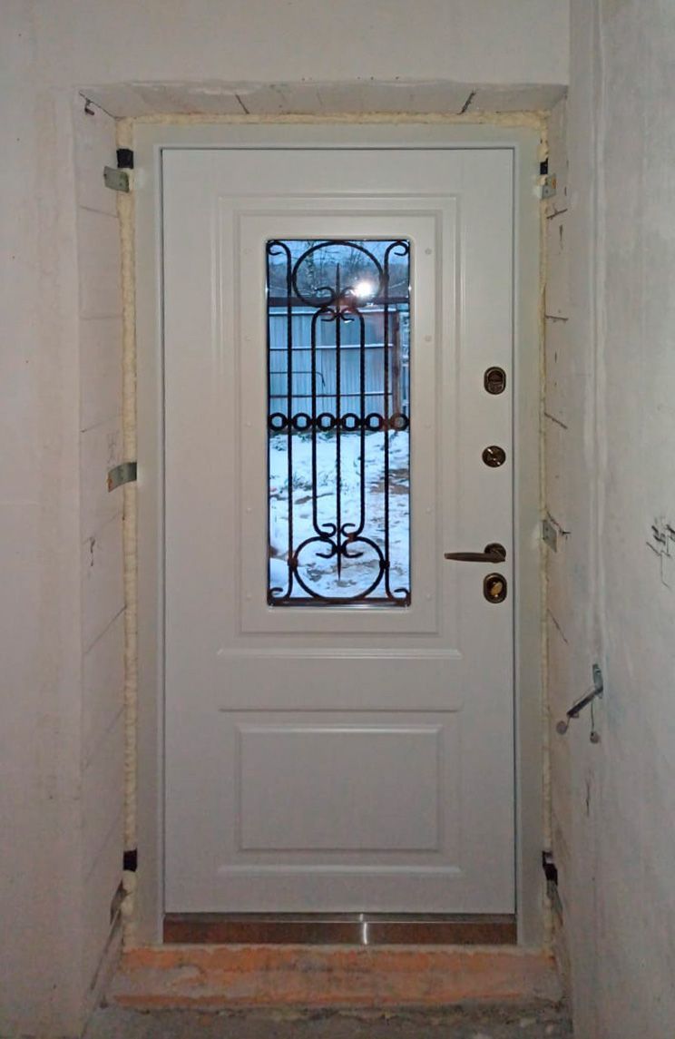 Входная дверь в частный дом 58АР3 вид изнутри